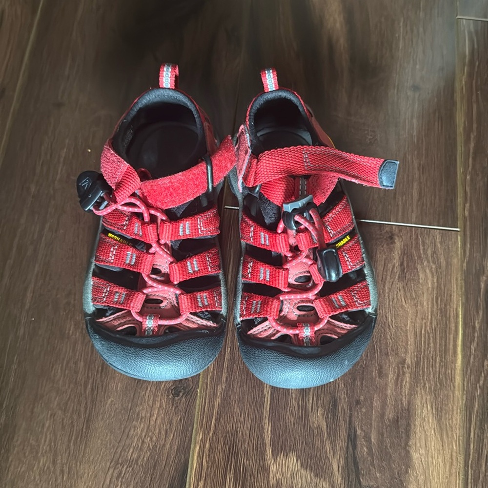 Size 8 Keens - Unisex